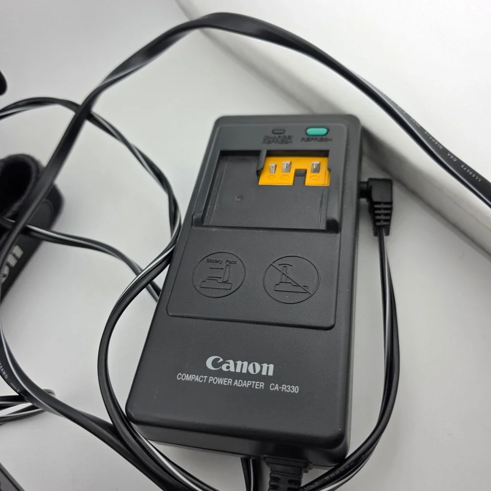 Canon Camcorder ES190 8mm NTSC Silver 22x Optical 440x Digital Zoom Tested Read